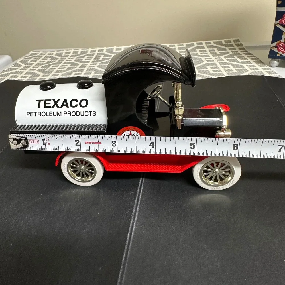 1912 Ford Texaco Oil Tanker Delivery Car Coin Bank w/ Key‎ GearBox Toys Vintage